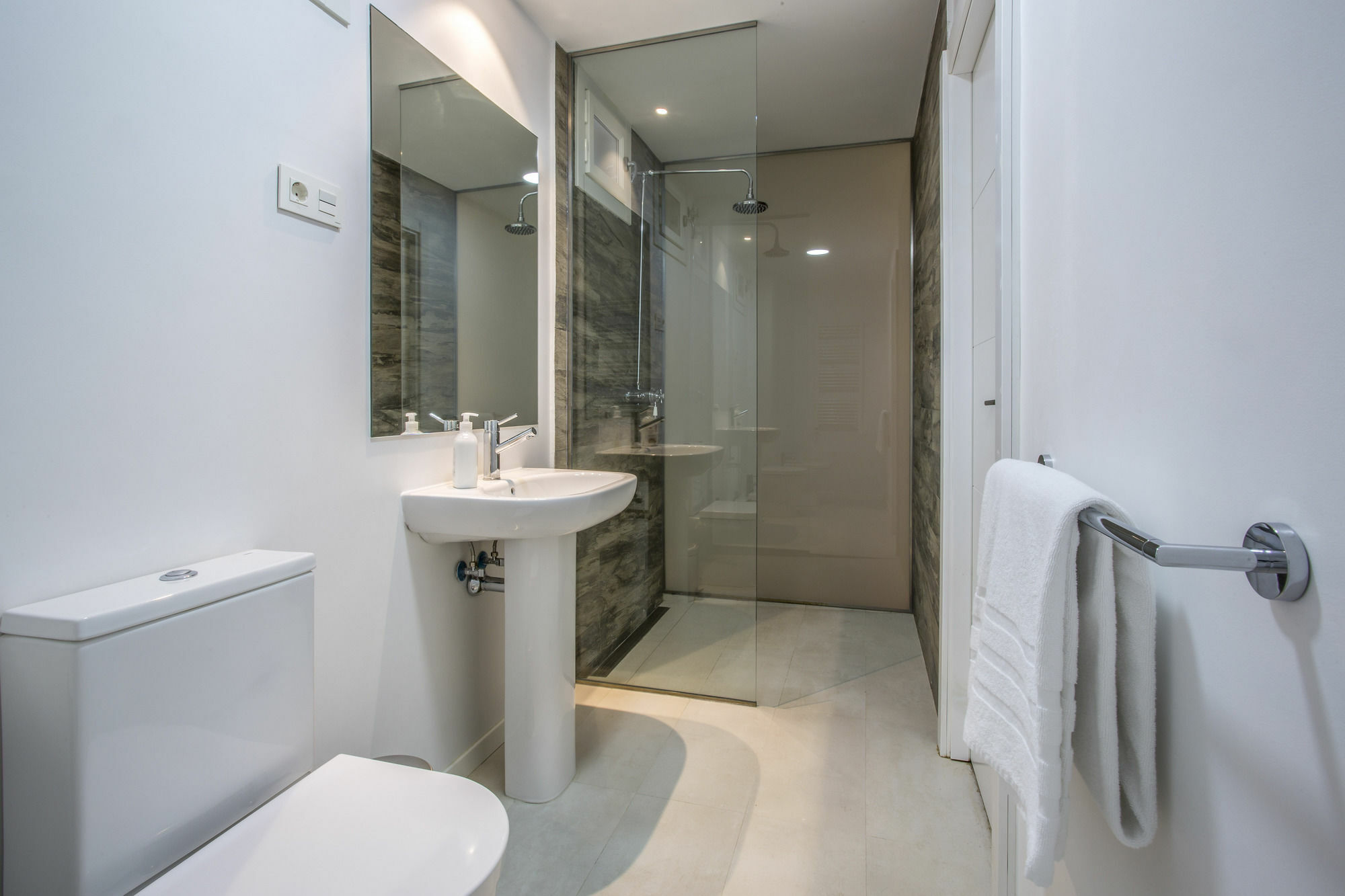 Slow Suites Luchana Madrid Extérieur photo