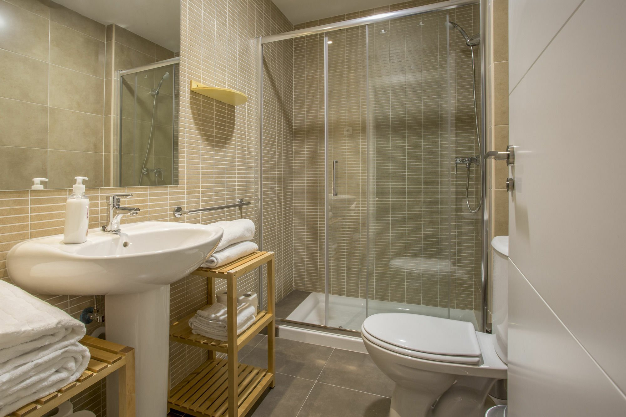 Slow Suites Luchana Madrid Extérieur photo